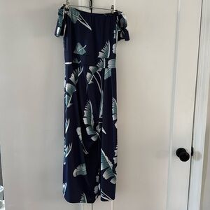 Resortwear leaf dress with slit and pleat XL